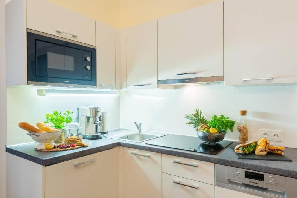 Rose Apartments / Romantic & Cozy / City Center Prága Kültér fotó